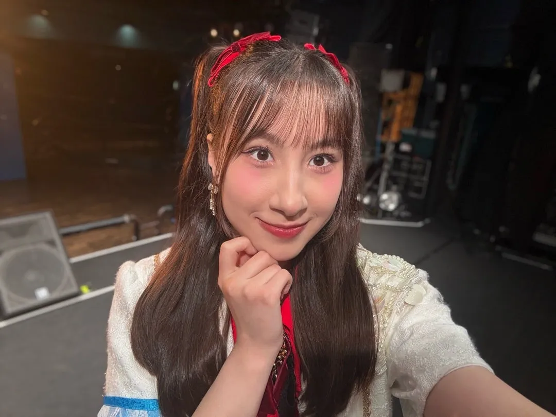 机の引き出しからドライバー 松原ユリヤ
