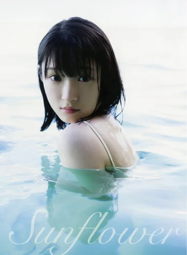 Juice=Juice 宮本佳林3rd写真集 「Sun Flower」